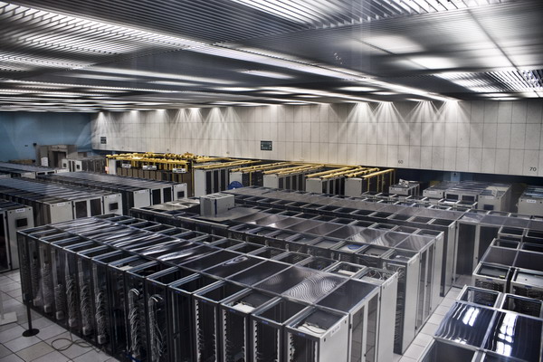 jedna so serverovni slopocnosti CERN